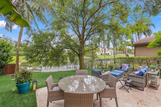 10502 Kestrel St, Plantation, FL 33324