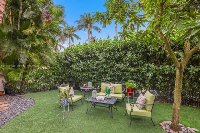 10502 Kestrel St, Plantation, FL 33324