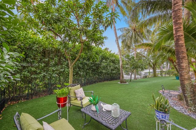 10502 Kestrel St, Plantation, FL 33324