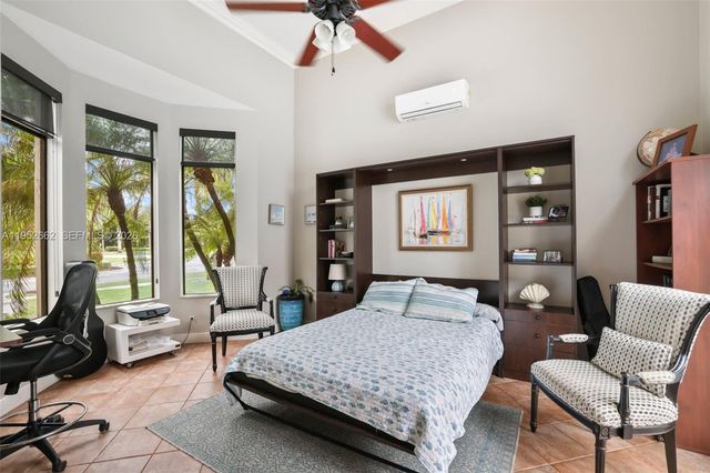 10502 Kestrel St, Plantation, FL 33324