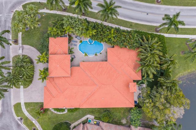 10502 Kestrel St, Plantation, FL 33324