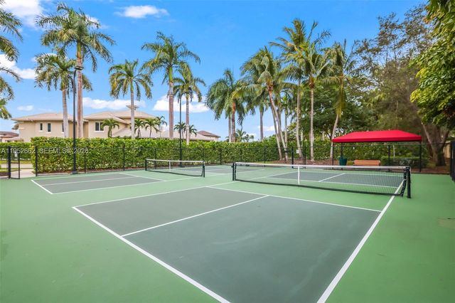 10502 Kestrel St, Plantation, FL 33324