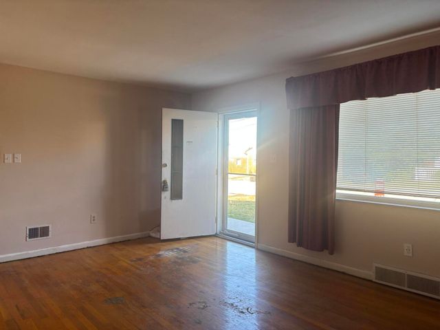 16 Shaw Drive, Alexandria, KY 41001