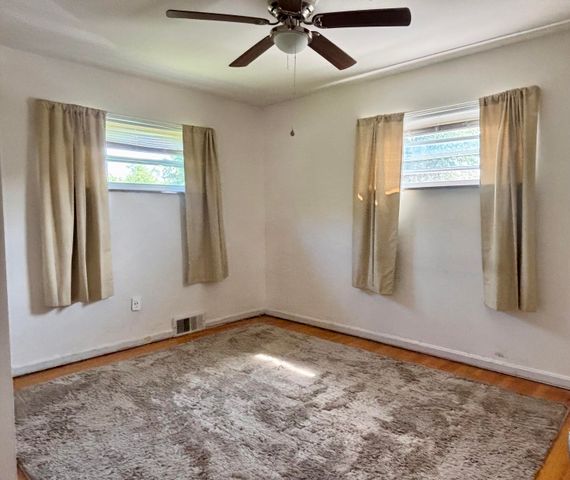 16 Shaw Drive, Alexandria, KY 41001