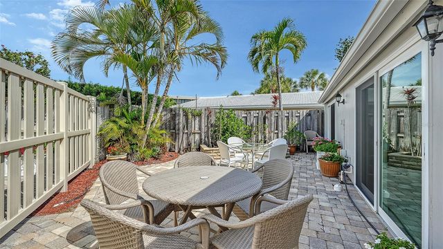 206 HOURGLASS WAY V10, Sarasota, FL 34242