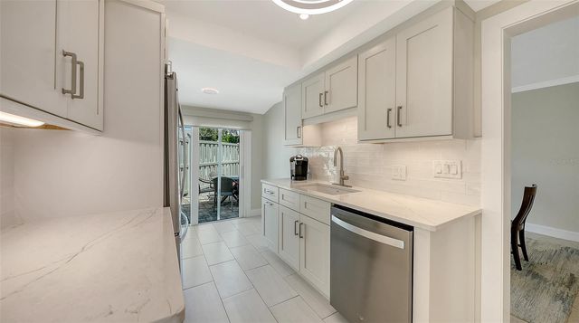 206 HOURGLASS WAY V10, Sarasota, FL 34242
