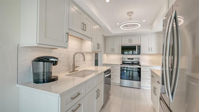 206 HOURGLASS WAY V10, Sarasota, FL 34242