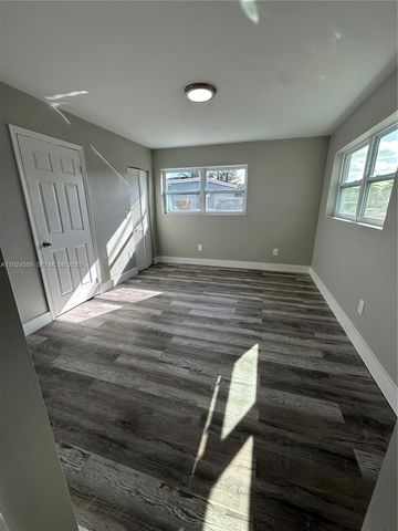 4711 SW 38th St, West Park, FL 33023