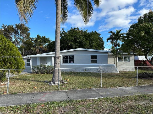 4711 SW 38th St, West Park, FL 33023