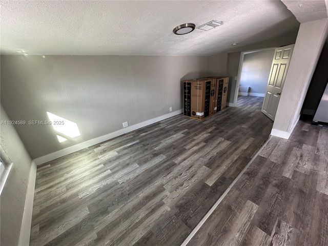 4711 SW 38th St, West Park, FL 33023