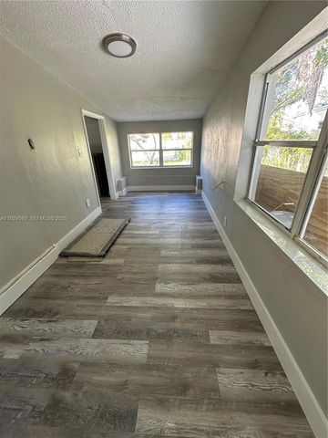 4711 SW 38th St, West Park, FL 33023