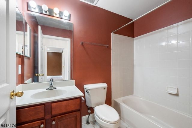 408 Donato Cir, Scotch Plains Twp., NJ 07076