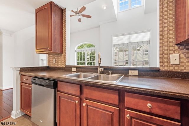 408 Donato Cir, Scotch Plains Twp., NJ 07076