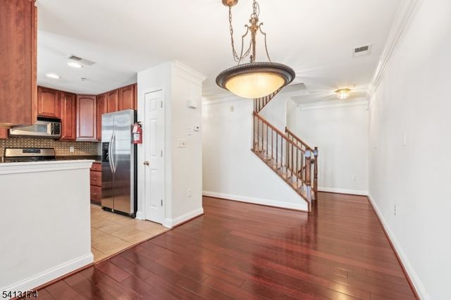 408 Donato Cir, Scotch Plains Twp., NJ 07076