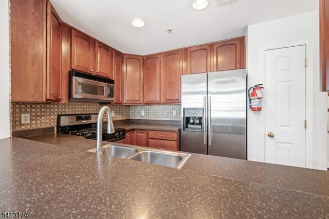 408 Donato Cir, Scotch Plains Twp., NJ 07076