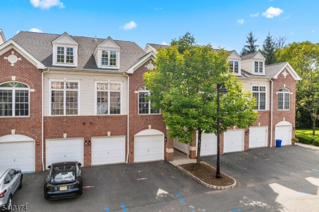 408 Donato Cir, Scotch Plains Twp., NJ 07076