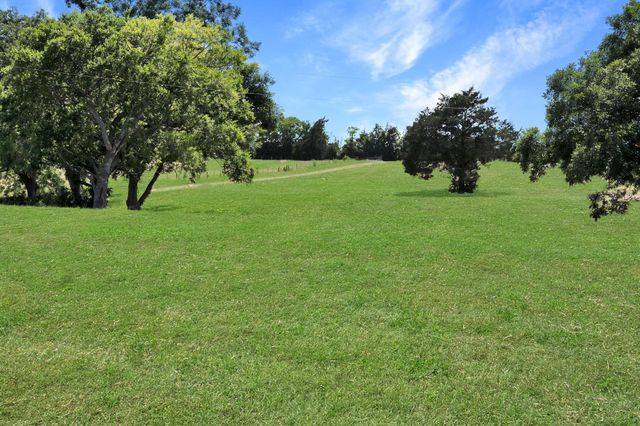 290 Phillipsburg Church Road, Chappell Hill, TX 77426