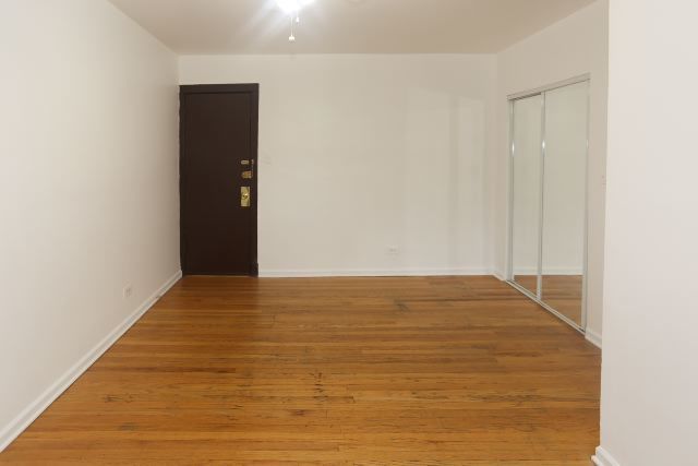 3259 W Wrightwood Avenue 1F, Chicago, IL 60647