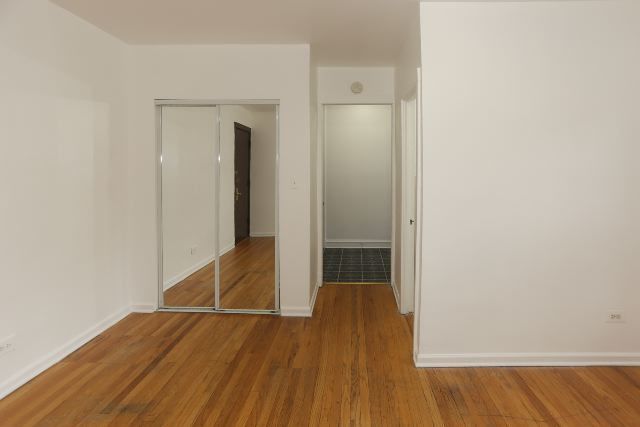 3259 W Wrightwood Avenue 1F, Chicago, IL 60647