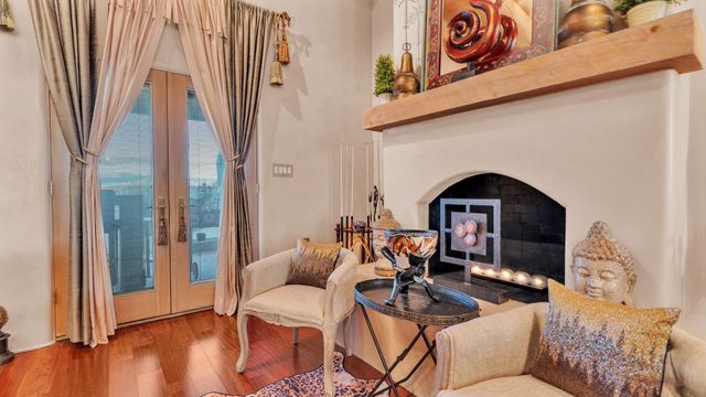 16 Via De Estrellas A, Santa Fe, NM 87506