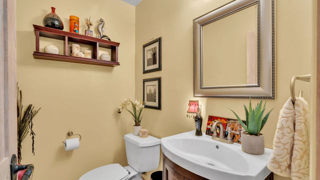 16 Via De Estrellas A, Santa Fe, NM 87506