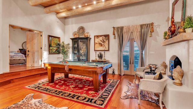 16 Via De Estrellas A, Santa Fe, NM 87506