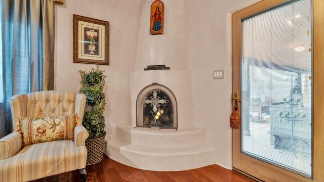 16 Via De Estrellas A, Santa Fe, NM 87506