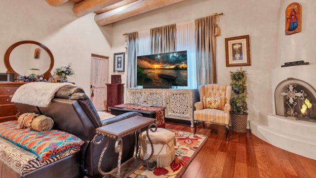 16 Via De Estrellas A, Santa Fe, NM 87506