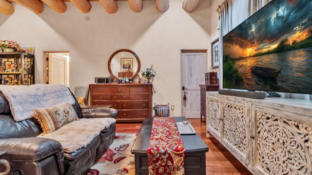 16 Via De Estrellas A, Santa Fe, NM 87506