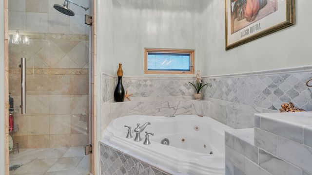 16 Via De Estrellas A, Santa Fe, NM 87506