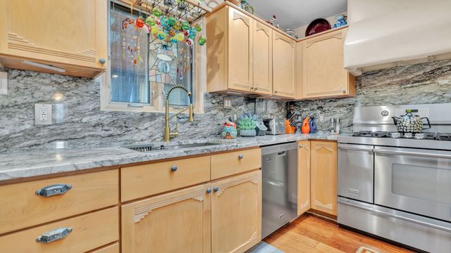 16 Via De Estrellas A, Santa Fe, NM 87506