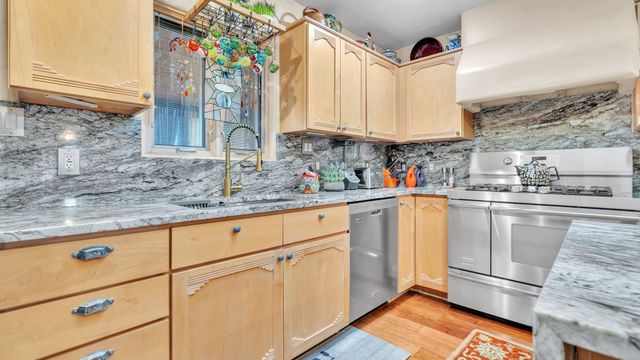 16 Via De Estrellas A, Santa Fe, NM 87506