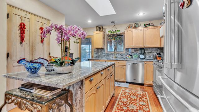 16 Via De Estrellas A, Santa Fe, NM 87506