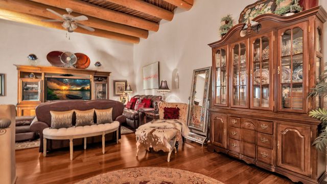 16 Via De Estrellas A, Santa Fe, NM 87506