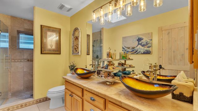 16 Via De Estrellas A, Santa Fe, NM 87506