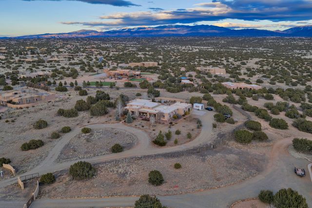 16 Via De Estrellas A, Santa Fe, NM 87506