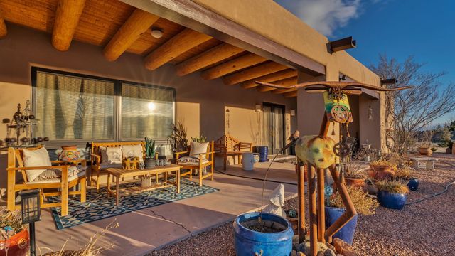 16 Via De Estrellas A, Santa Fe, NM 87506