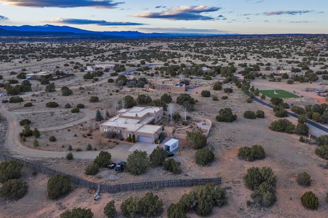 16 Via De Estrellas A, Santa Fe, NM 87506