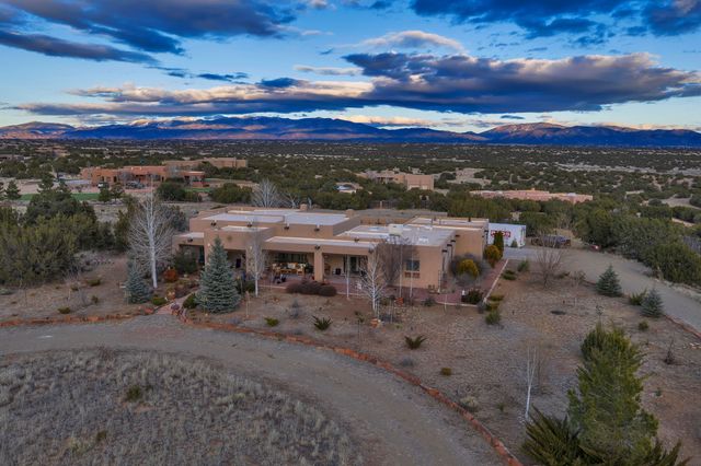 16 Via De Estrellas A, Santa Fe, NM 87506