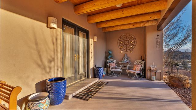 16 Via De Estrellas A, Santa Fe, NM 87506