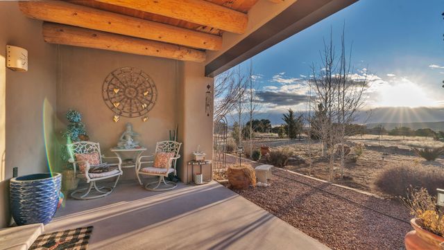 16 Via De Estrellas A, Santa Fe, NM 87506