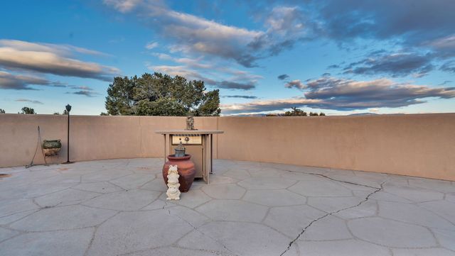 16 Via De Estrellas A, Santa Fe, NM 87506