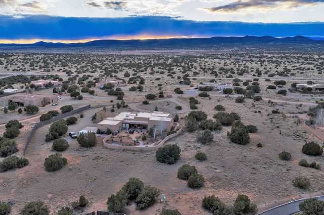 16 Via De Estrellas A, Santa Fe, NM 87506