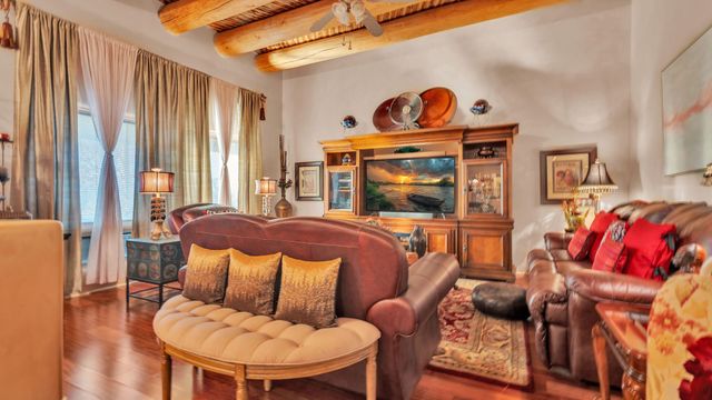 16 Via De Estrellas A, Santa Fe, NM 87506