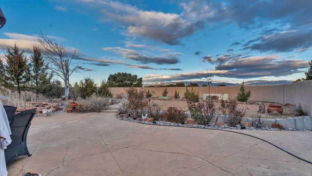 16 Via De Estrellas A, Santa Fe, NM 87506