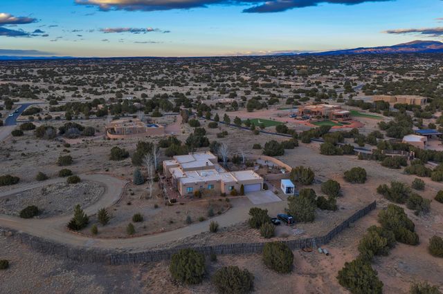 16 Via De Estrellas A, Santa Fe, NM 87506