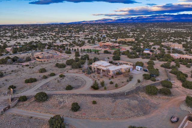 16 Via De Estrellas A, Santa Fe, NM 87506