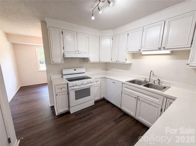 1034 Buckingham Avenue, Gastonia, NC 28054