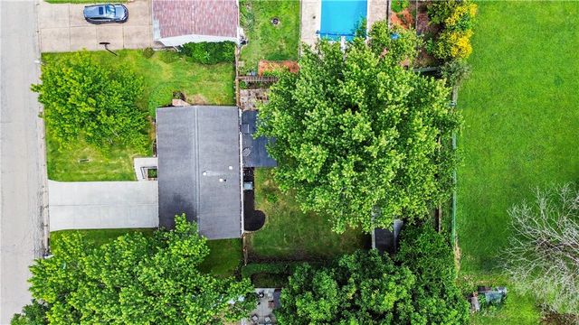1914 Strawbridge Dr, South Park, PA 15129