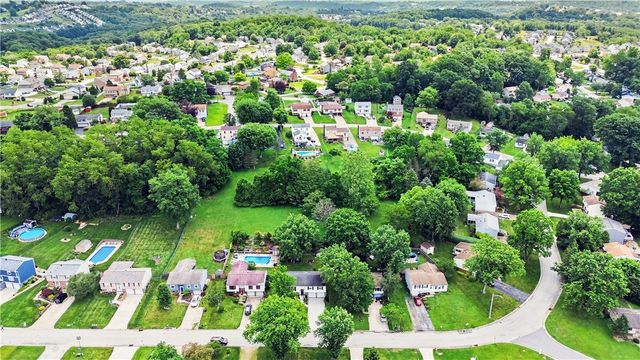 1914 Strawbridge Dr, South Park, PA 15129